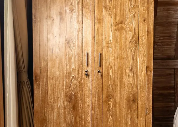 Lumbung Sari Wooden 4* أوبود