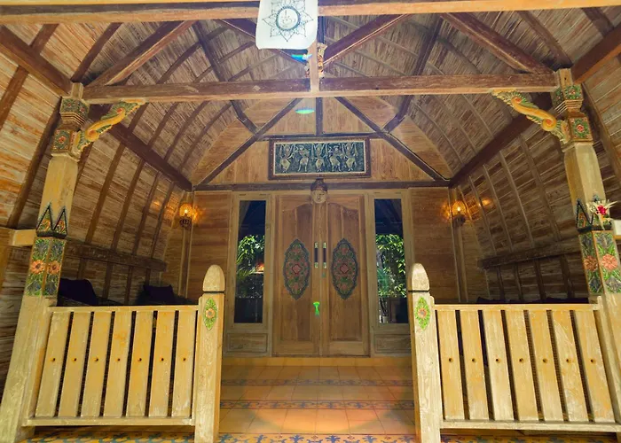 Lumbung Sari Wooden 4* أوبود